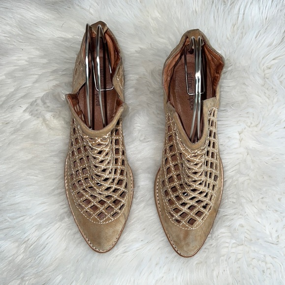 🔹 Jeffrey Campbell Open Weave Bootie - Picture 1 of 11